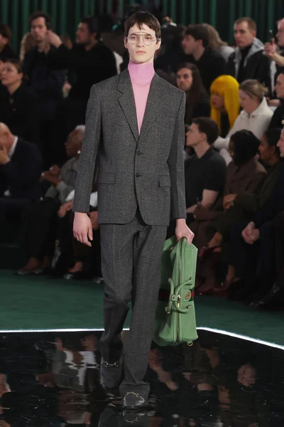 Look 4